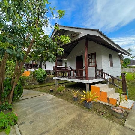 Pyramid Bangalow Ban Laem Sai Exterior foto