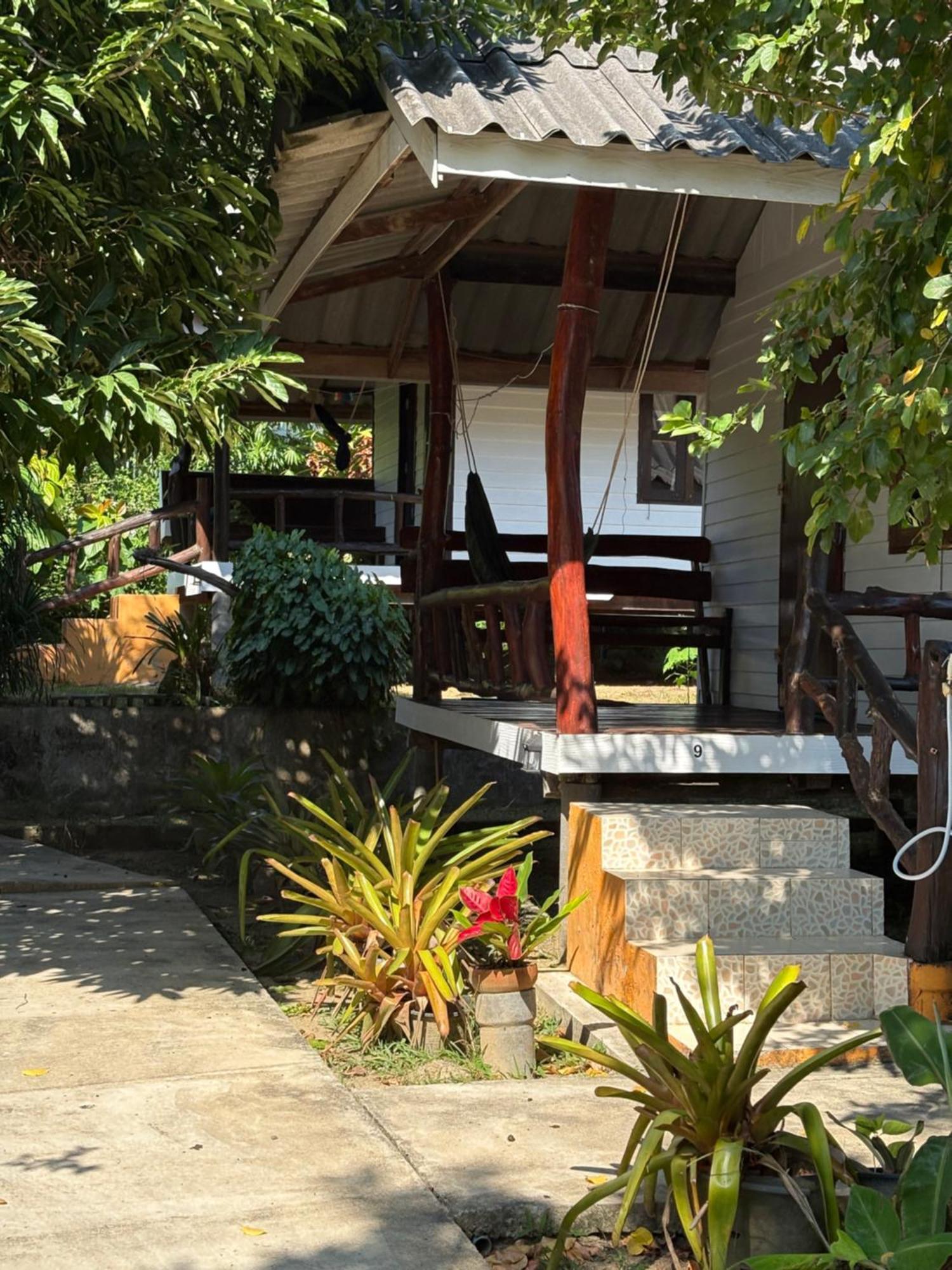 Pyramid Bangalow Ban Laem Sai Exterior foto